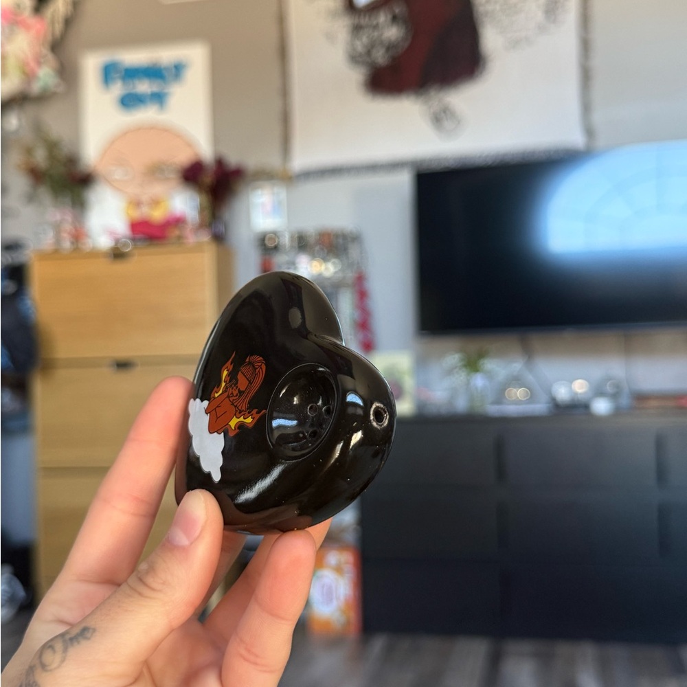 Ceramic Heart pipe - Picture 4 of 4